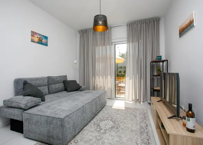 Oasis-amazing Location, Sea View, Stylish