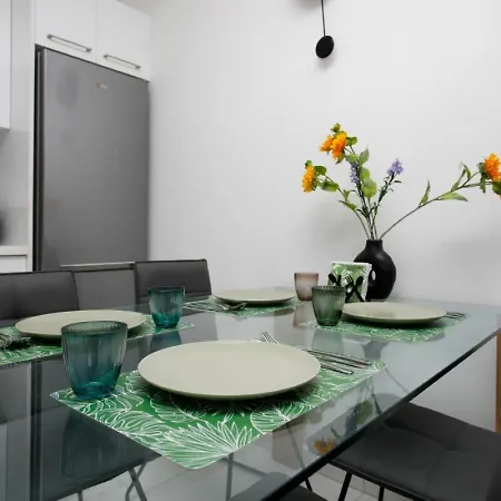 Oasis-amazing Location, Sea View, Stylish * Paphos